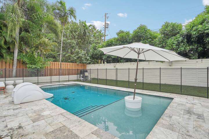 Family-Friendly Lux Las Olas Oasis gallery image 3