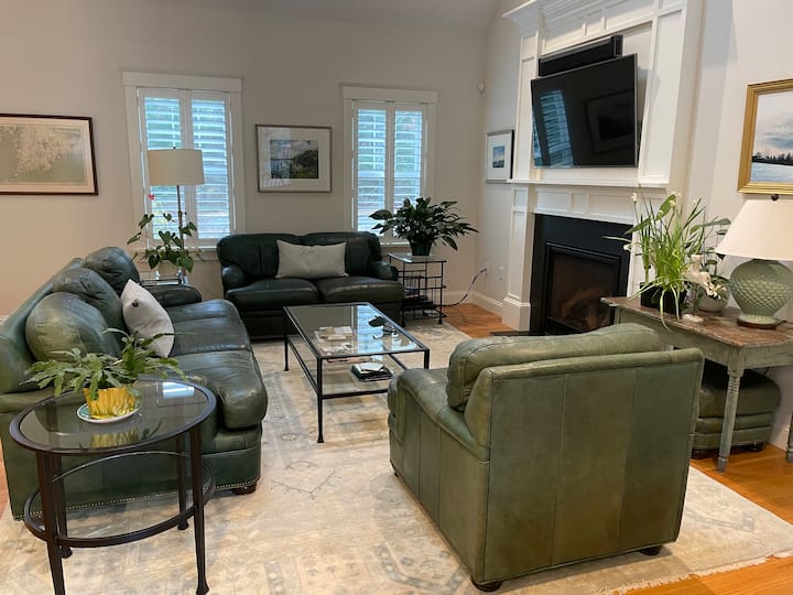 Cape Cod Getaway Spacious 2 Bedroom House - Falmouth