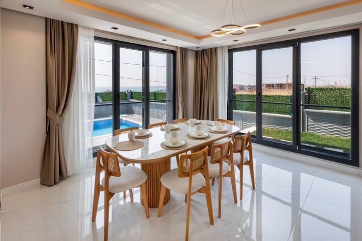 Deniz Manzaralı Tripleks 7+1 Villa gallery image 5