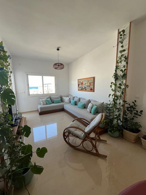 Popular Airbnb listing: Apartment Near the Beach in Fnideq