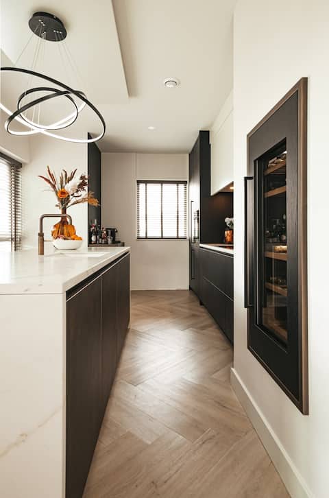 Luxury villa with Jacuzzi and High-End Kitchen