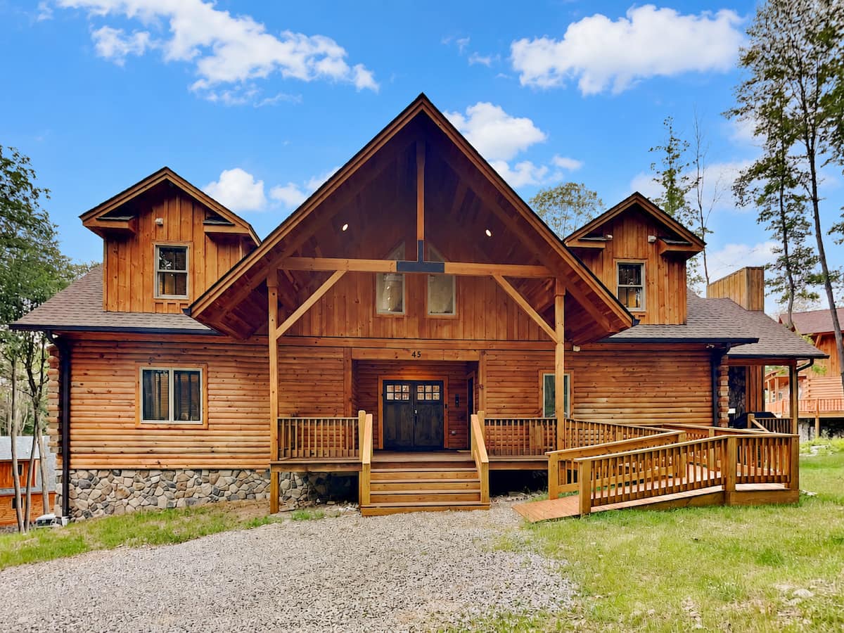 Fortune Mountain Retreat exterior and living space
