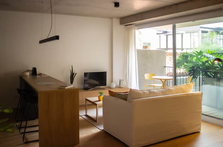 Furnished studio apartment in Recoleta with gym, pool and coworking
