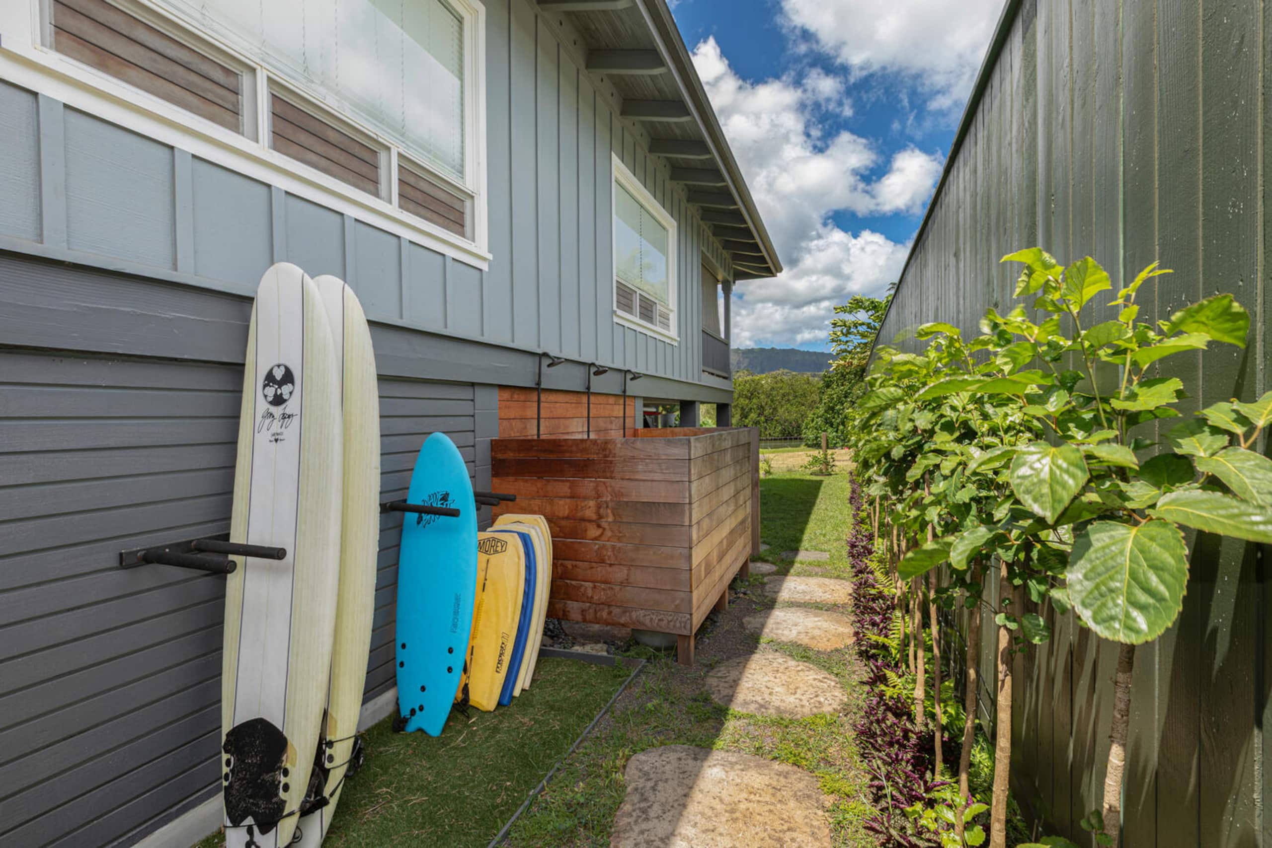 Home in Hanalei · ★4.93 · 2 bedrooms · 4 beds · 2 baths - Image 31