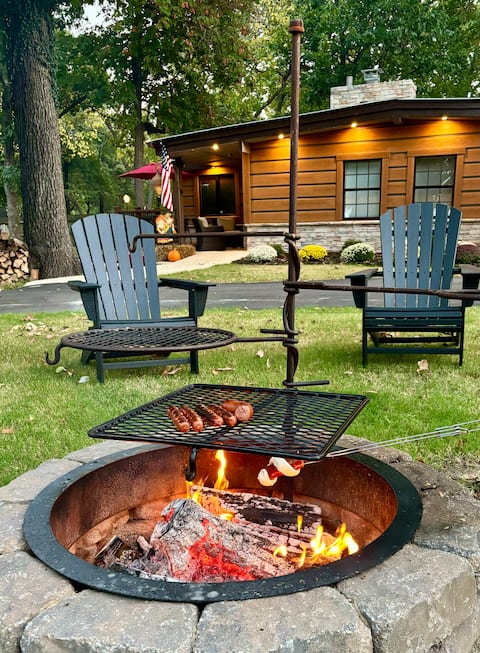 Cozy Family Cabin Lakeview•Fire Pit•
Private Park