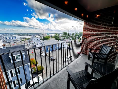 #1 Top Flr Waterview|Lux Design|Pvt Balcony