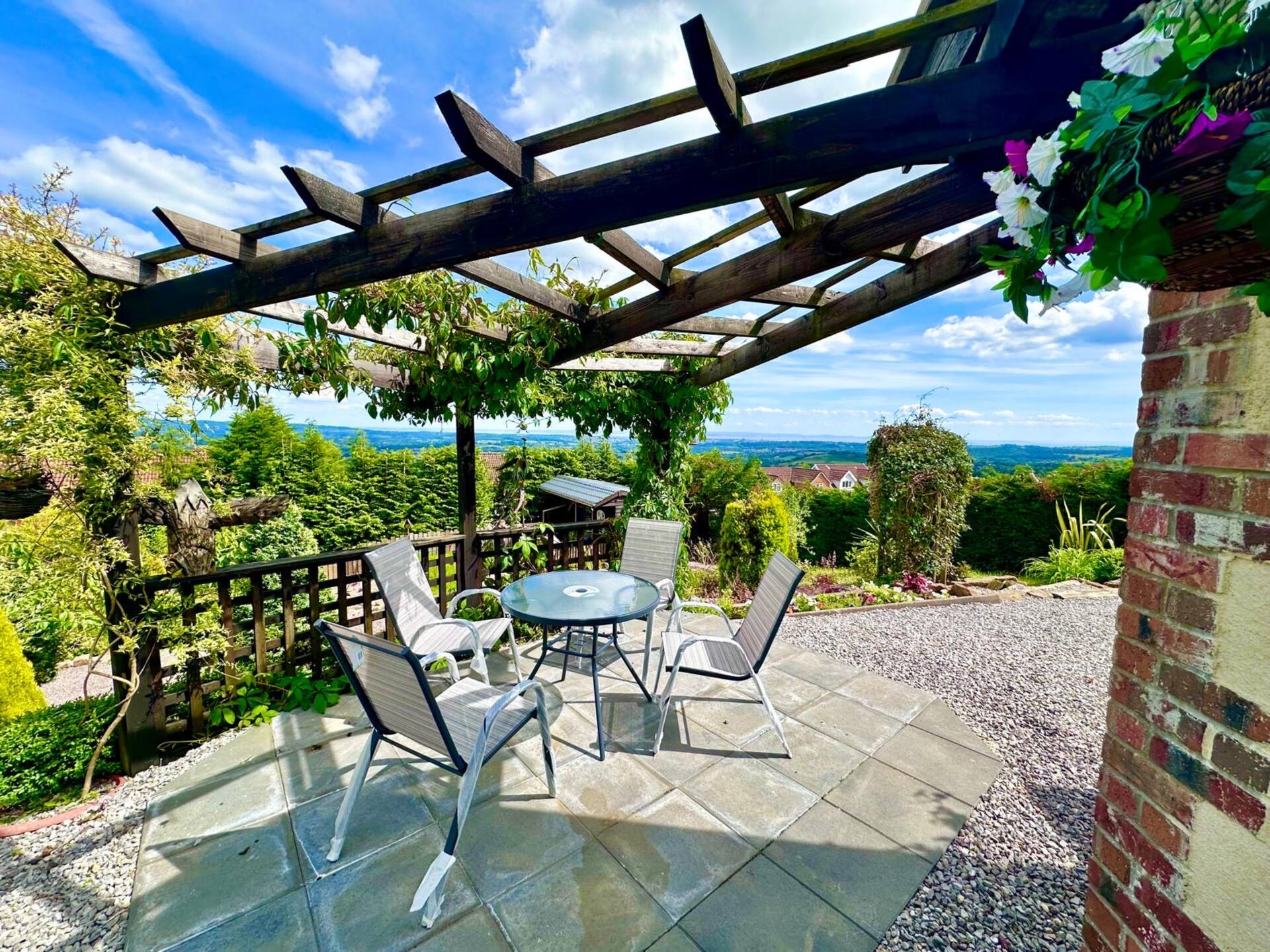 Exec 2 bed lodge in rural Wales with Cymru Holidays