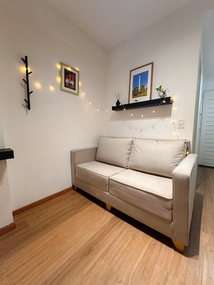 С мебелью и ремонтом двухкомнатная квартира в Balvanera