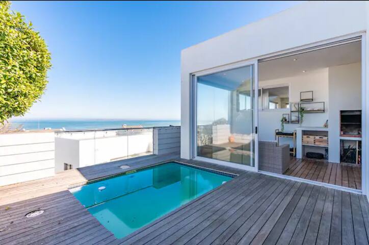 International Kitesurfers: Private Pool & seaviews gallery image 3