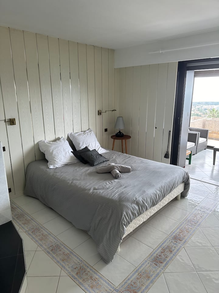 საძინებელი 1