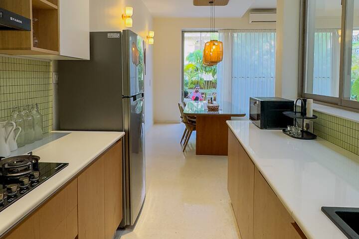 Full kitchen image 1