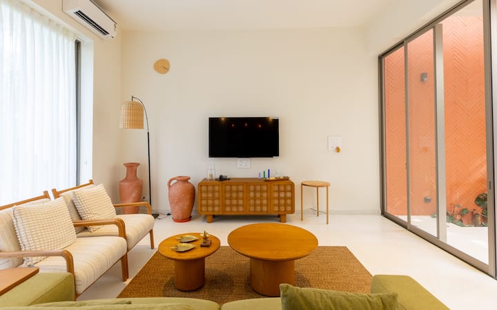 Living room image 2