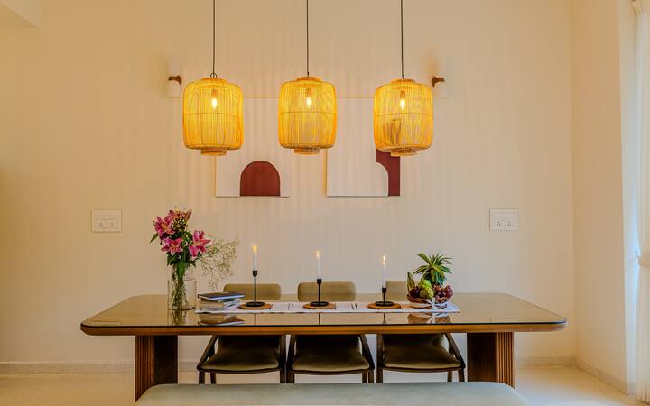 Dining area image 1