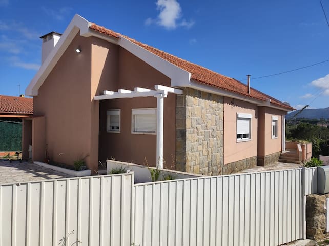 Aldeias de Sintra – Vista p Palácio. 5min Centro