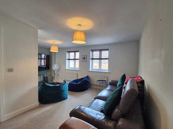 Location! Lovely Family Home. - Melksham