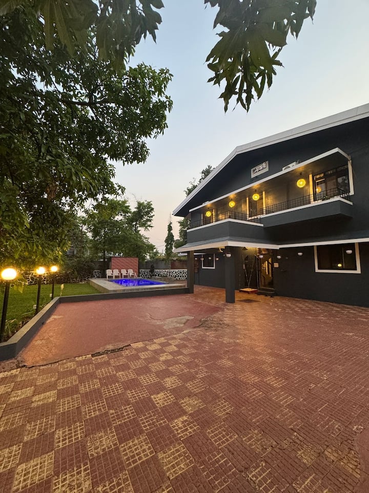 Beach villa in Mumbai