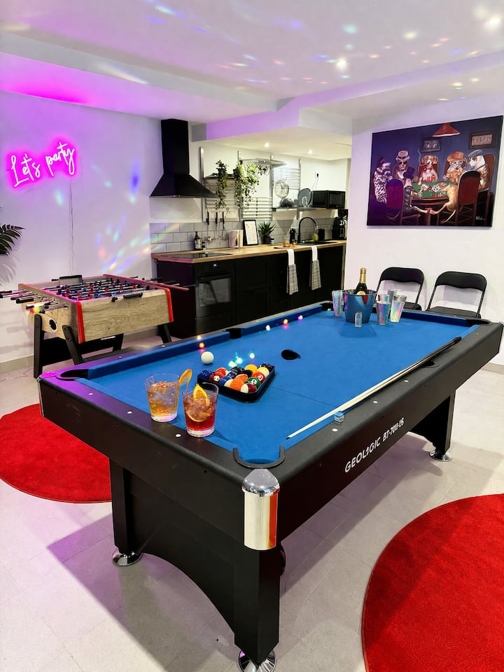 Riga Xl 4br Party Loft • 180m² • Billiard & Games - Riga