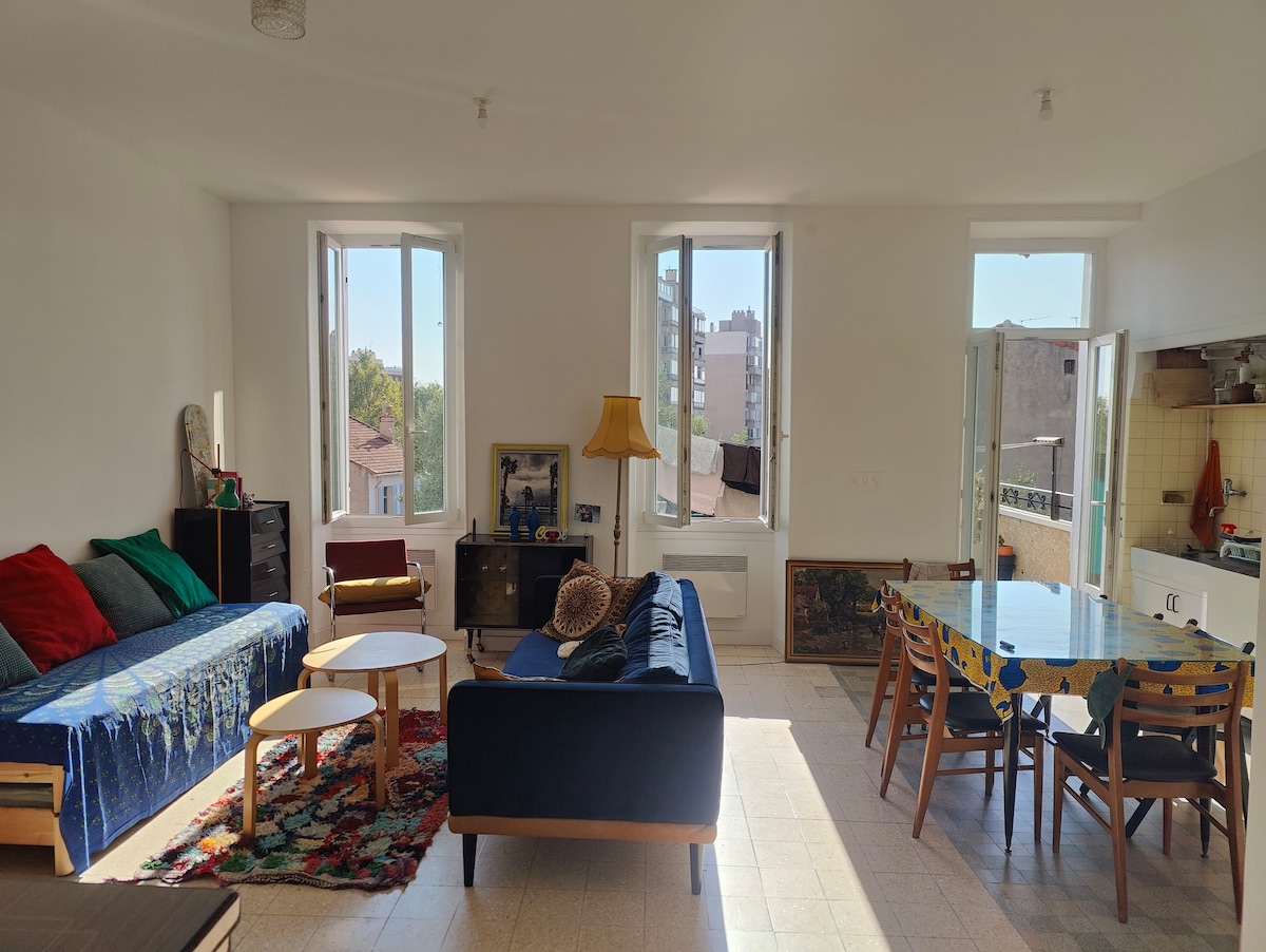 Top Airbnb: Apartment with beautiful quiet terrace à Marseille 3e Arrondissement