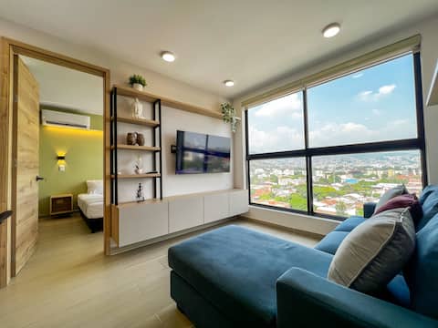Top Airbnb: Modern | A/C | Parking | View | Pool | Gym in El Refugio