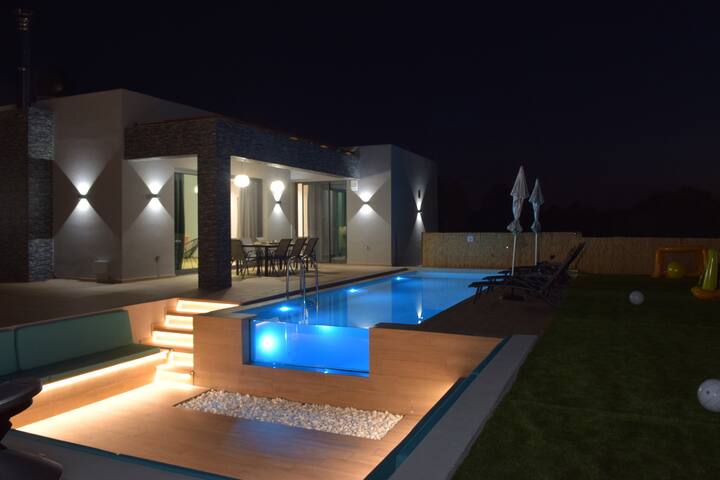 Paraga Luxury Villa