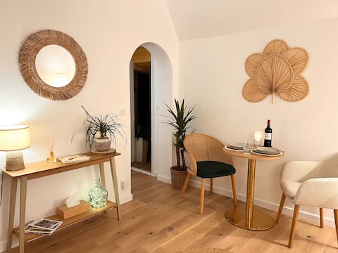 Private Jacuzzi/Breakfast, Meals & Massages