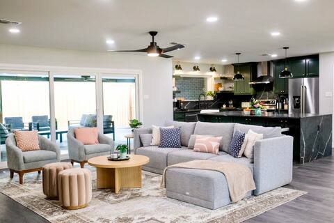 Modern & Serene | King Beds~Fast Wi-Fi~Gazebo~RO