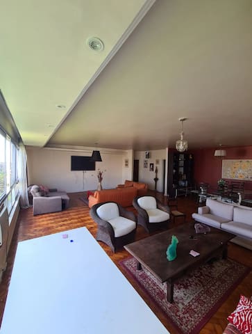 Apt 300 m² – 500 m da praia