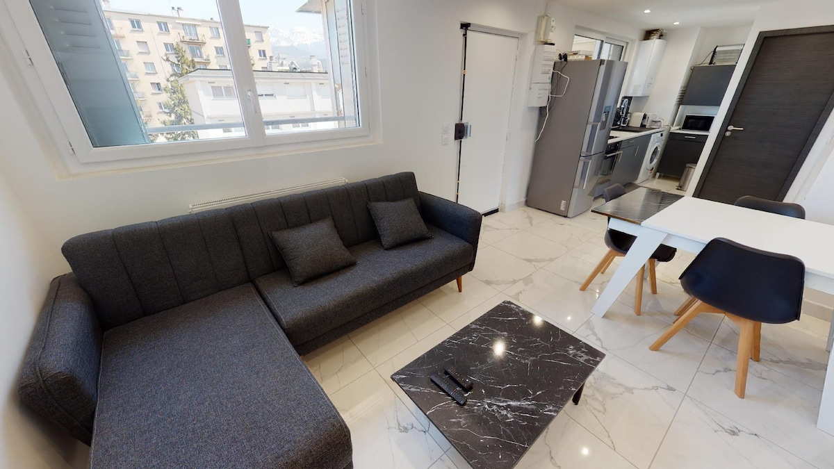 Picture of nice room in a quiet apartment - Apartments for Rent in Grenoble ...