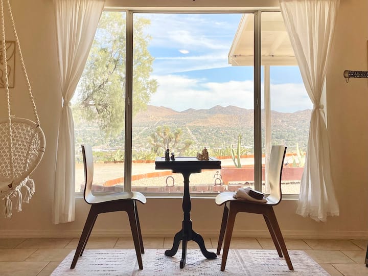 The Starlit Place-360 Views / Near Pappy+harriets - Yucca Valley, CA