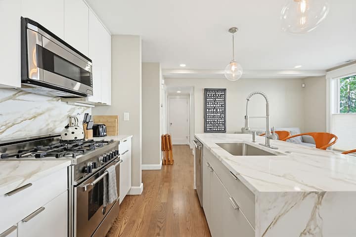 Inviting 3br In Cambridge, Walk To T & Central Sq - Brookline, MA