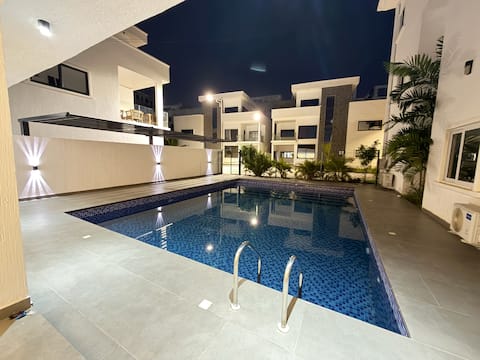 Grand Jacuzz1 @ East Airport