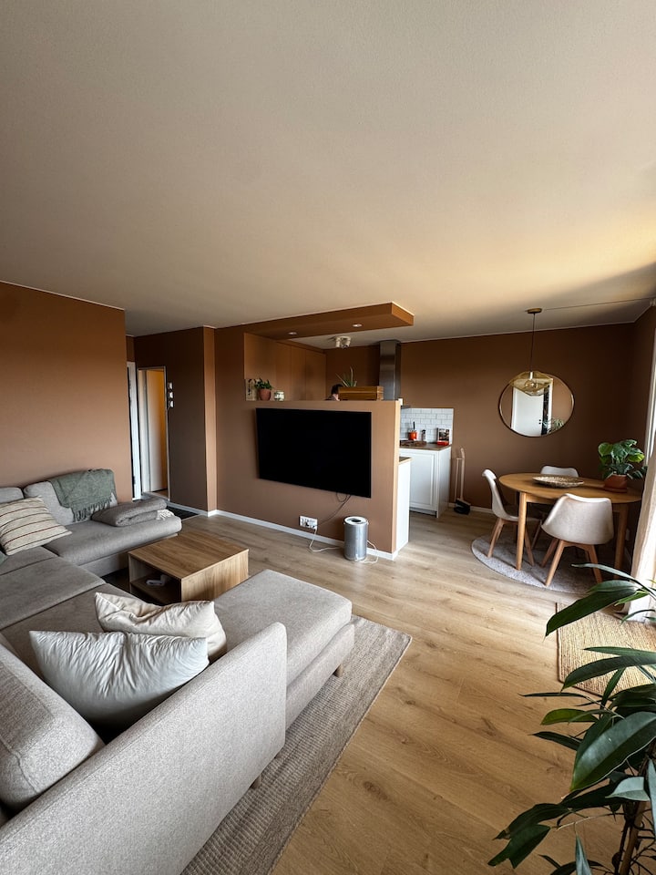 Cozy, Central Oslo Flat With Great Balcony View - Oslo