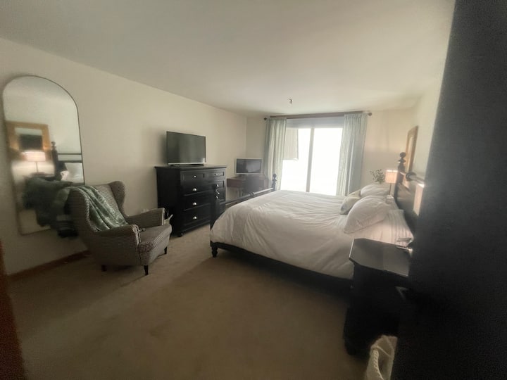 เตียงขนาดคิงไซส์และวิวหุบเขา