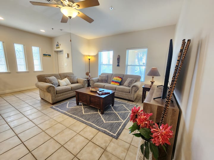 Jedinica 2 u prizemlju. Ima kauč na razvlačenje.