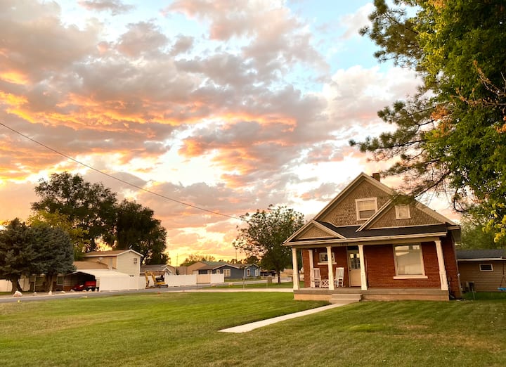 Charming Historic Farmhouse W/treehouse! 3b/2b - Ogden, UT