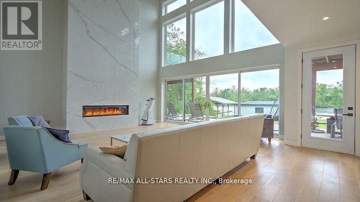 Luxury Waterfront Cottage+games Room - Ontario