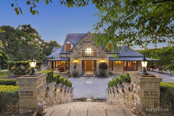 Heart of a lion-French Chateau gallery image 2