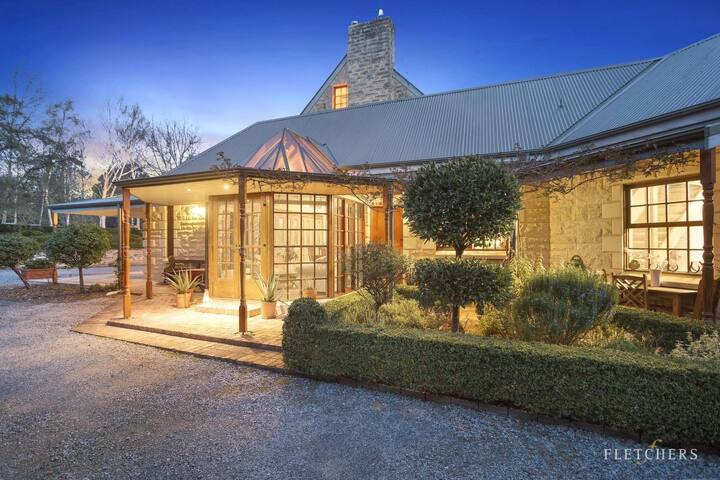 Heart of a lion-French Chateau gallery image 4