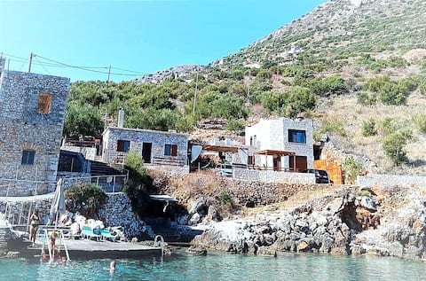 Villa Lagadaki by the sea