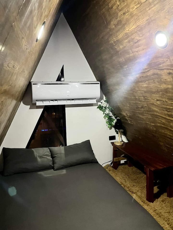 Loft - Queen Bed
