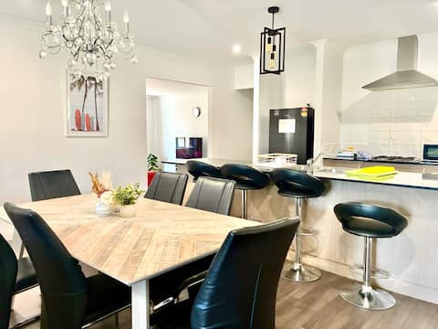 The Serene Oasis of Hilbert-Spacious 4bedroom home