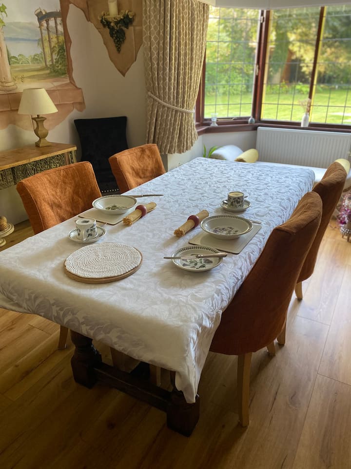 Lovely Room, Private Location, Secure Parking - Sutton Coldfield