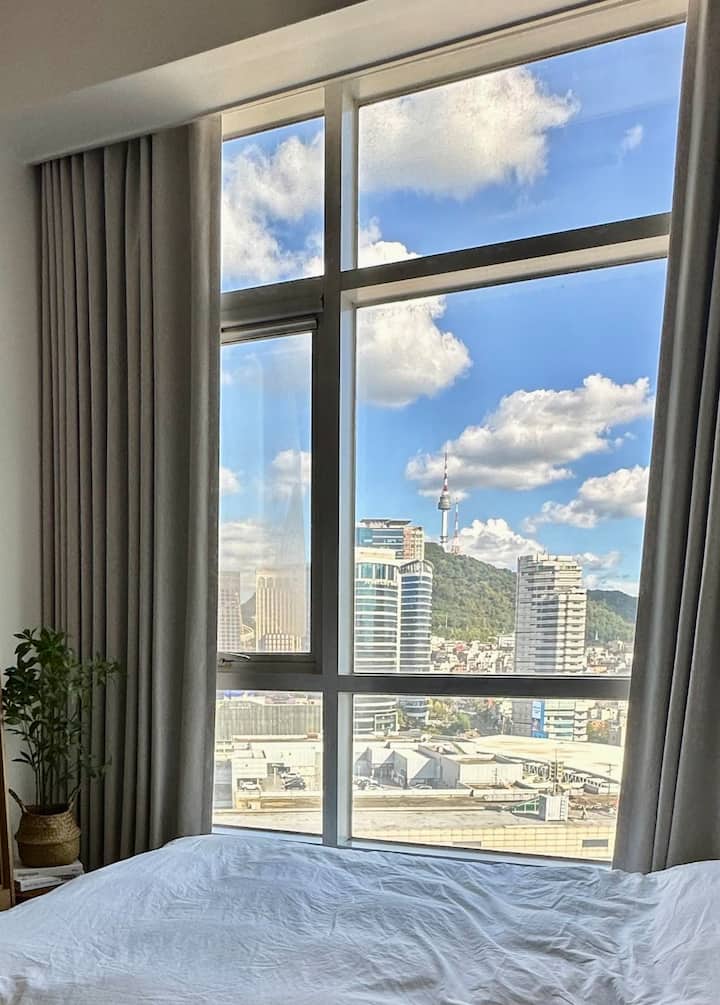 Seoul Station 3-minute walk/Myeongdong/Namsan Tower View/Seoul Tower View/Hotel Bedding/Comfort