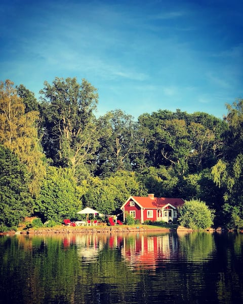 Summer idyll by the lake