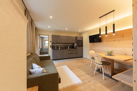 Top Airbnb: New apartment Verde 47 m², sauna, garden, panorama in Gsies