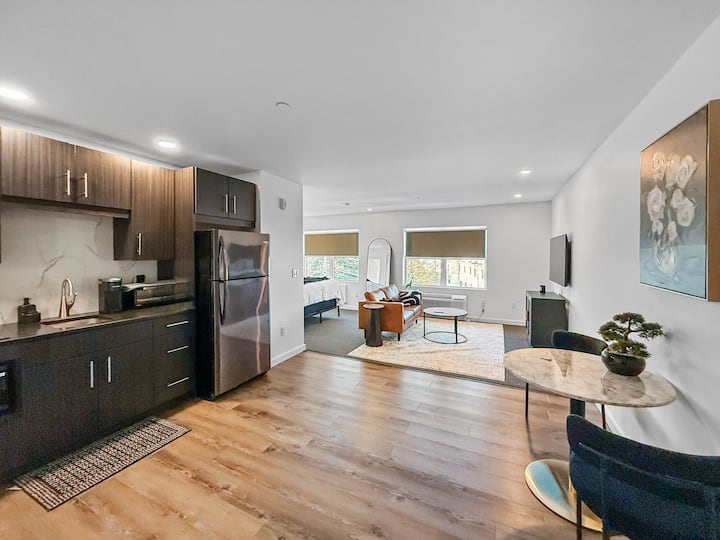 *New Queen Superior Suite |Salem+peabody|parking - Lynn, MA