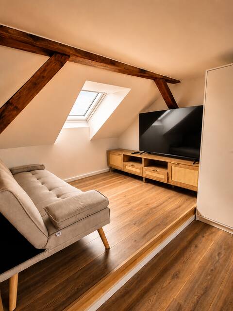 Erfolgreiche Airbnb-Immobilie: Maisonette apartment with roof terrace & 6 bedrooms in Volkmarsdorf