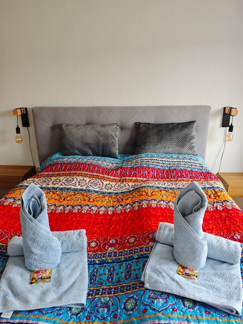 Eifel/oasis/6 people/Rursee/Monschau/central