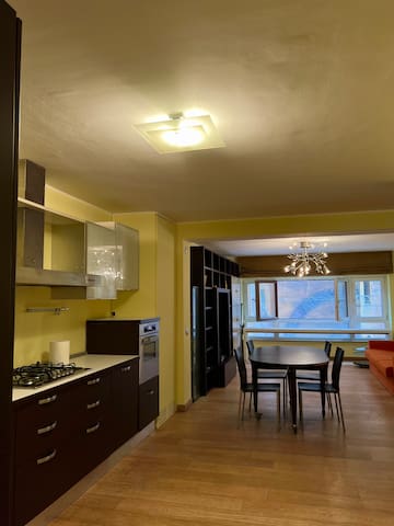 Maison under the towers