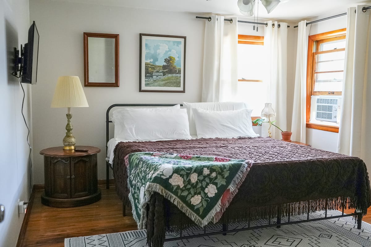 The Stable Suite, Woosung, IL